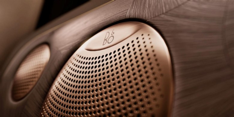 恒星超级增程+灵蜥底盘！智己LS9预售33.69万元起