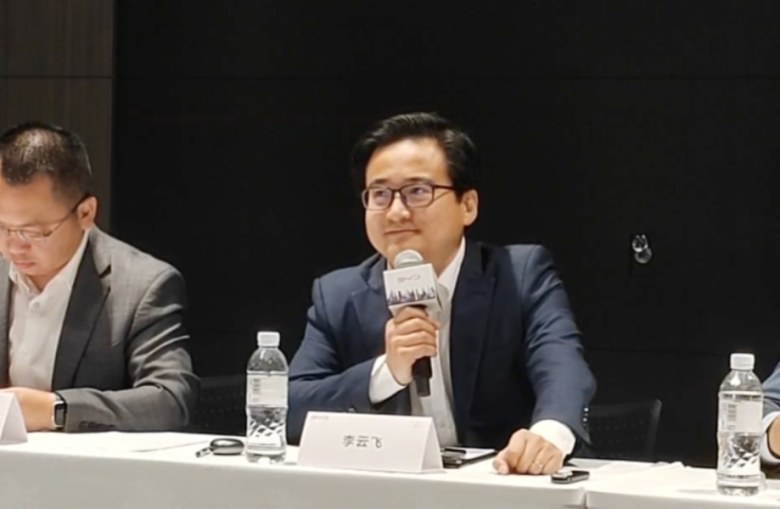 中国汽车出海迎来分水岭！比亚迪单月出口破8万，超奇瑞与特斯拉之和