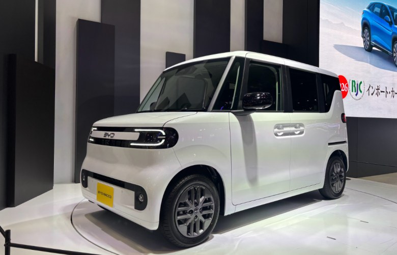 中国汽车出海迎来分水岭！比亚迪单月出口破8万，超奇瑞与特斯拉之和