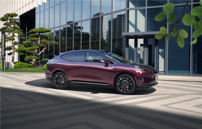 20万级纯电SUV终极PK 昊铂HT vs 智己LS6