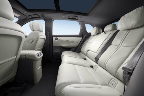 红旗HS6 PHEV慢回弹发泡层厚达20mm