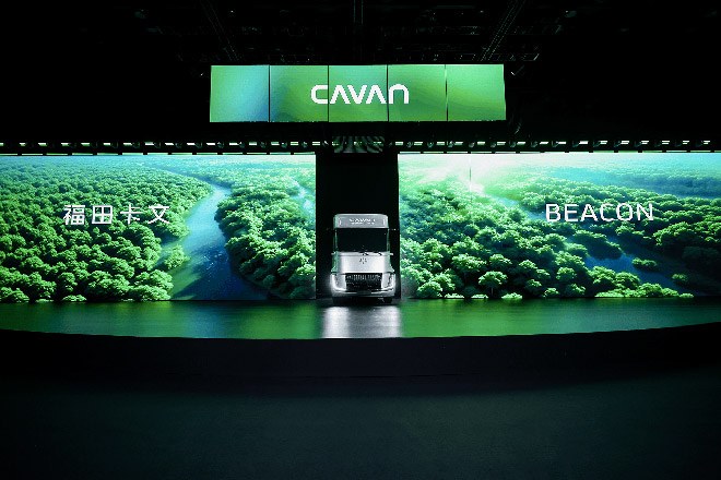 全球首个“可电可氢”智能重卡福田卡文BEACON