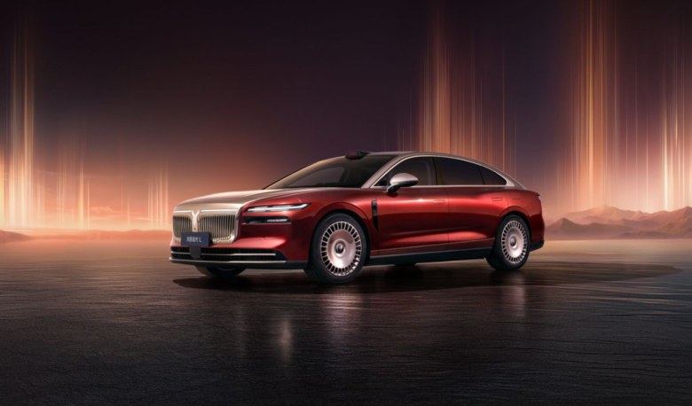 纯电续航410公里！岚图追光L上市，售价27.99万起！