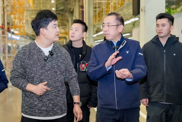 首月即破5000台！岚图泰山为“华系”旗舰SUV立下新基准