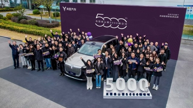 首月即破5000台！岚图泰山为“华系”旗舰SUV立下新基准
