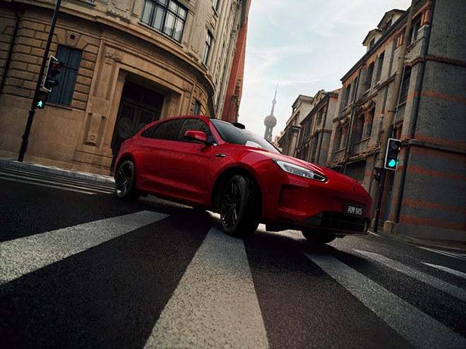 十五万车主见证 问界新M5 Ultra用实力铸就“口碑之王”