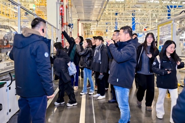 首月即破5000台！岚图泰山为“华系”旗舰SUV立下新基准