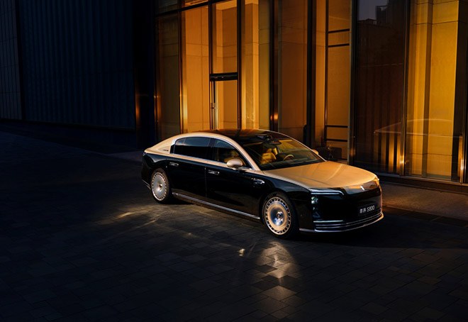 解读尊界S800“一车带全链”背后的产业升维密码