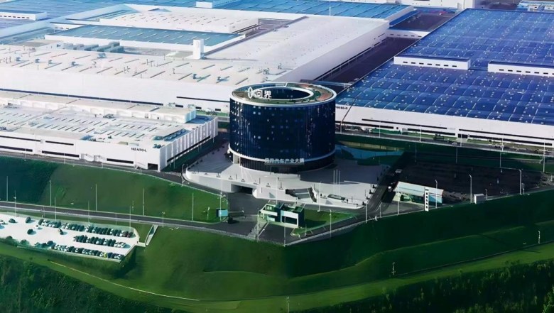 华为+赛力斯深度融合，问界第100万辆整车下线