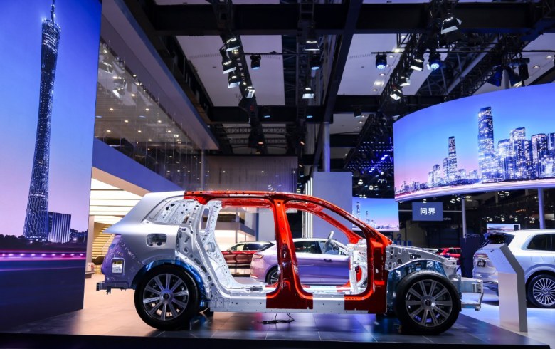 问界百万辆下线，赛力斯靠“借魂”跻身中国车企三强