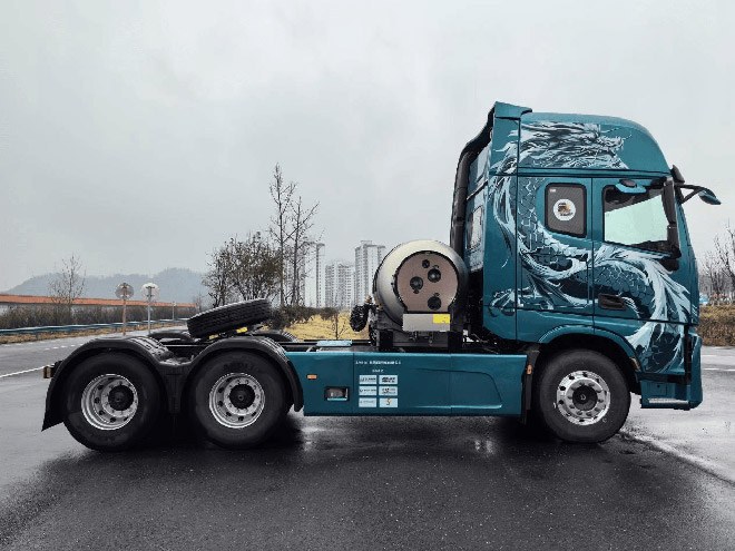 400卡友抢先试驾东风天龙KH