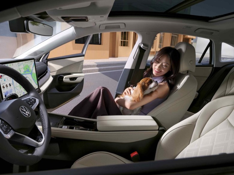 全新一代速腾L获评第六届《汽车风云盛典》“风云2025健康汽车”