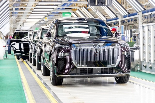 中国高端新能源品牌里程碑！岚图汽车预计3月19日在香港联交所挂牌