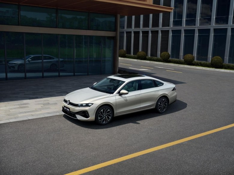 全新一代速腾L获评第六届《汽车风云盛典》“风云2025健康汽车”