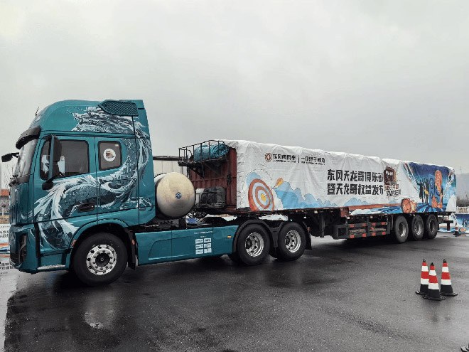 400卡友抢先试驾东风天龙KH