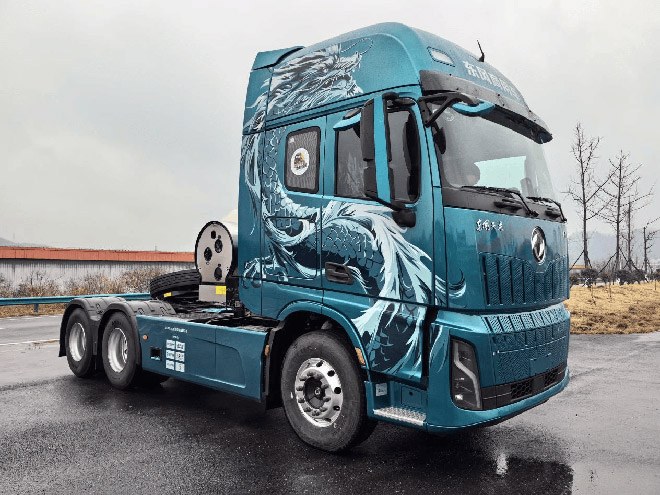 400卡友抢先试驾东风天龙KH