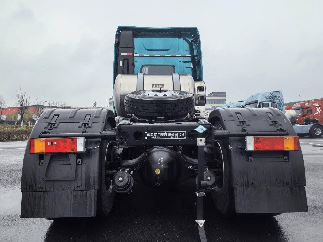 400卡友抢先试驾东风天龙KH