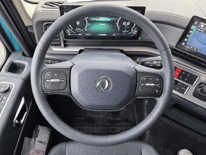 400卡友抢先试驾东风天龙KH