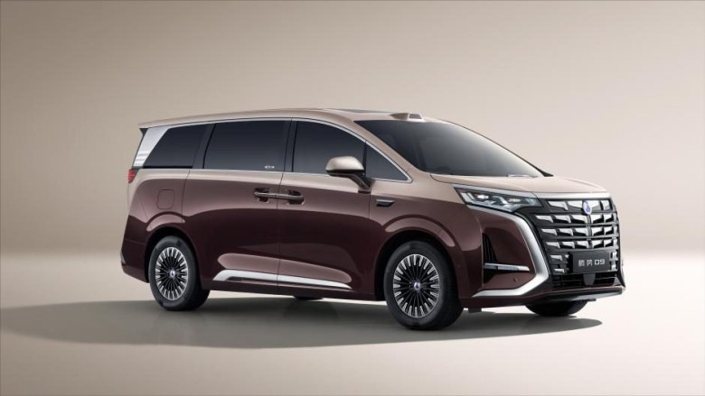 第二代腾势D9正式官宣，搭载第二代刀片电池，纯电续航高达800km