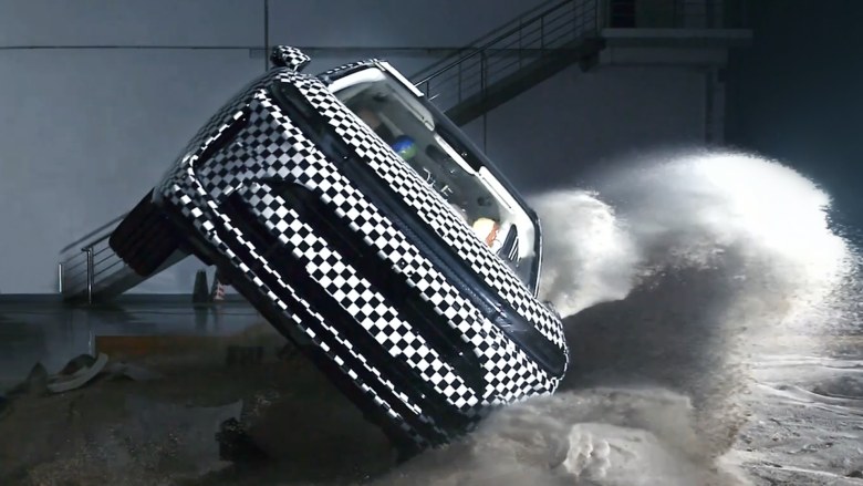 五星之上再封神！华境S硬核通关C-NCAP，安全实力拉满