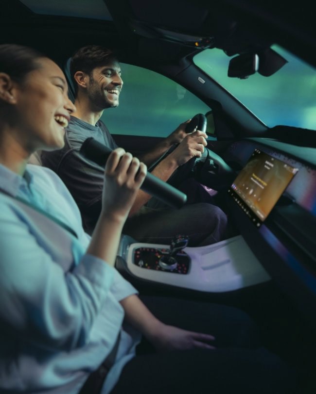 哈曼发布AI 赋能车载 K 歌平台Sing Drive