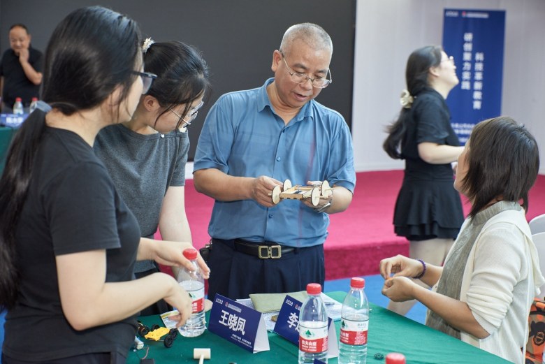 上汽大众“繁星计划”希望小学公益行动走进湖南益阳