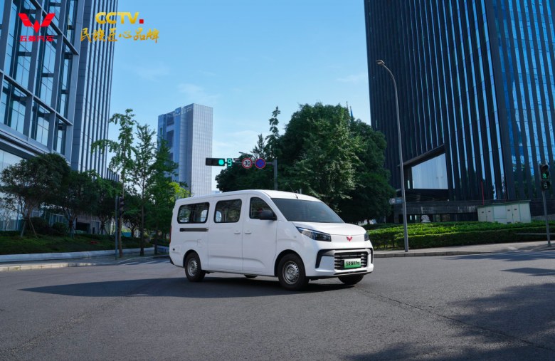 五菱扬光Pro增程版上市一口价10.48万元，850km续航+每公里两毛六